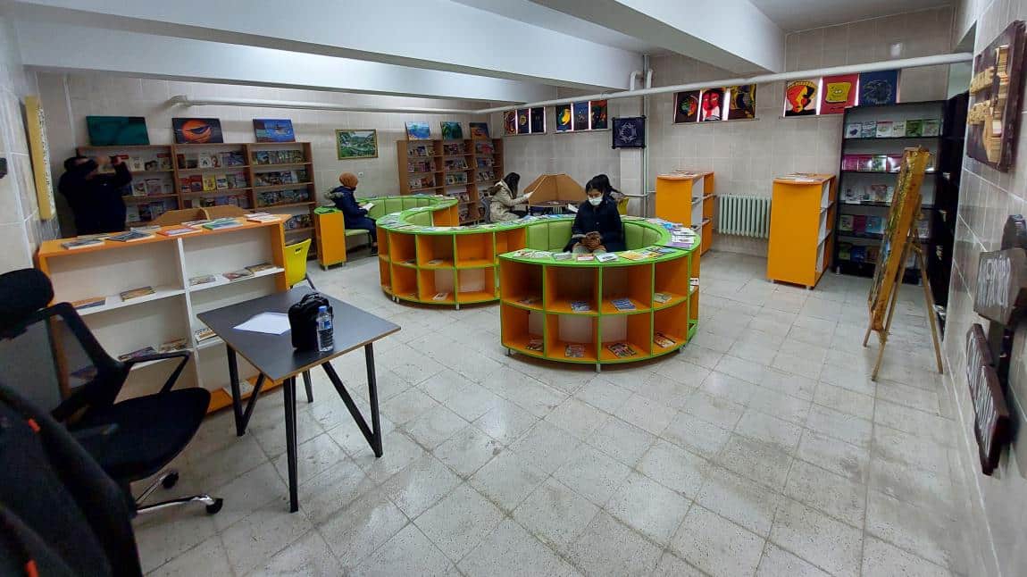 'KÜTÜPHANESİZ OKUL KALMAYACAK' Projesi Kapsamında Doğanşehir Ortaokulu Kütüphanesine Kavuştu.